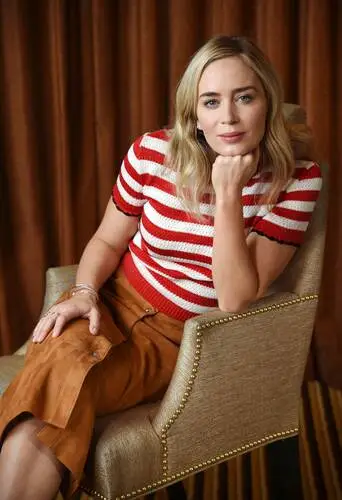 Emily Blunt Computer MousePad picture 828803