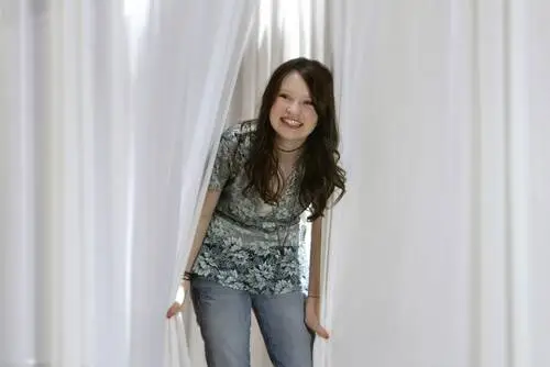Emily Browning Wall Poster picture 601166