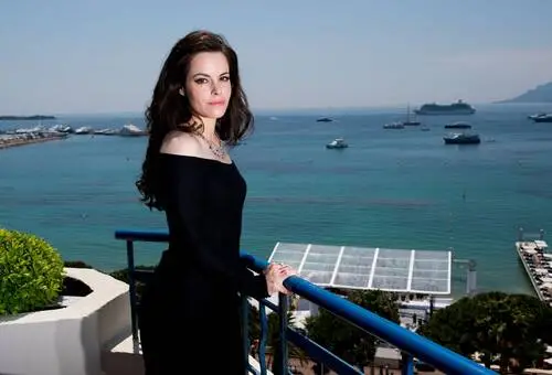 Emily Hampshire Wall Poster picture 602271