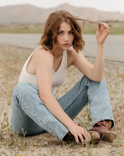 Emily Rudd Wall Poster picture 1148862
