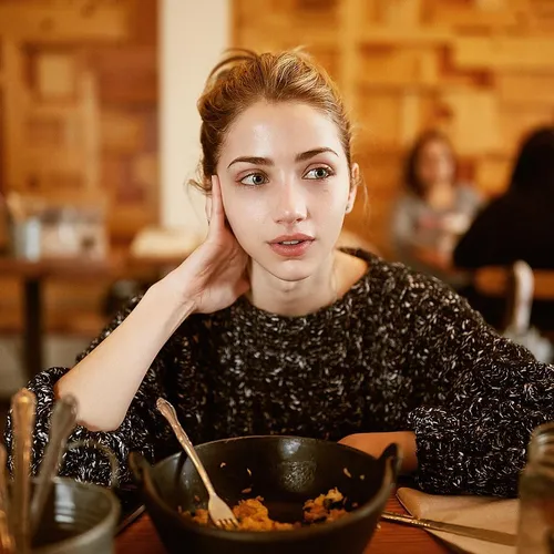 Emily Rudd Computer MousePad picture 1148910