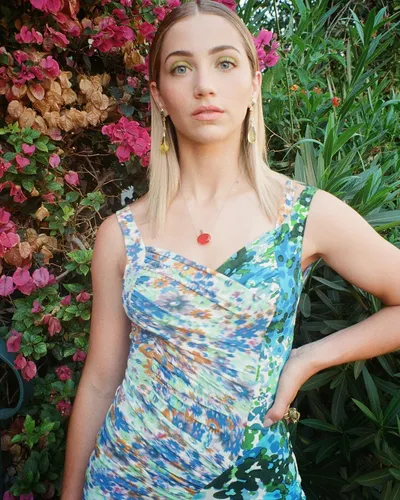 Emily Rudd Jigsaw Puzzle picture 1148931