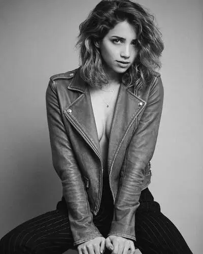 Emily Rudd Jigsaw Puzzle picture 602368