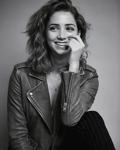 Emily Rudd Wall Poster picture 602369