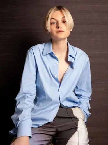 Emma Corrin Women's Colored  Long Sleeve T-Shirt - idPoster.com