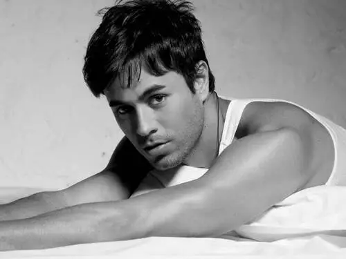 Enrique Iglesias Wall Poster picture 109638