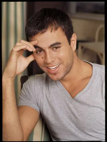 Enrique Iglesias Wall Poster picture 485441
