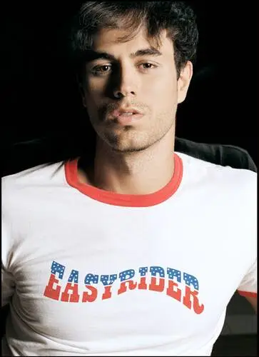 Enrique Iglesias White T-Shirt - idPoster.com
