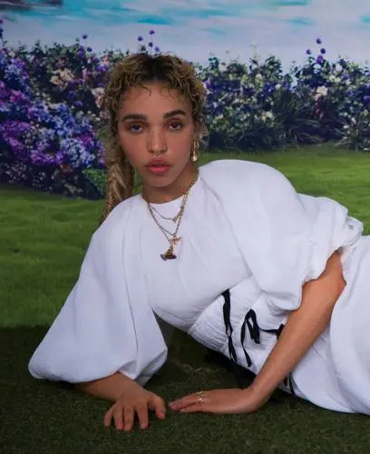 FKA Twigs Wall Poster picture 1020092