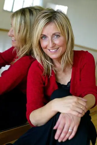 Fiona Phillips Protected Face mask - idPoster.com