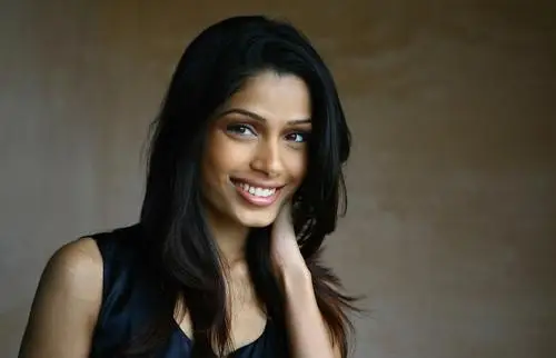 Freida Pinto Wall Poster picture 610559