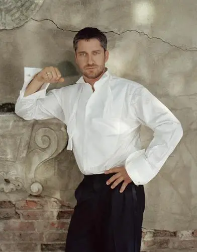 Gerard Butler Men's Colored  Long Sleeve T-Shirt - idPoster.com