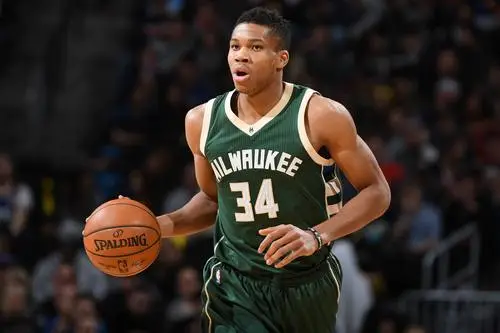 Giannis Antetokounmpo Wall Poster picture 712667