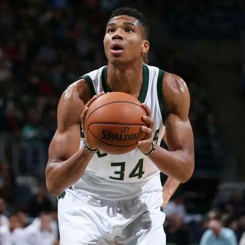 Giannis Antetokounmpo Wall Poster picture 712696