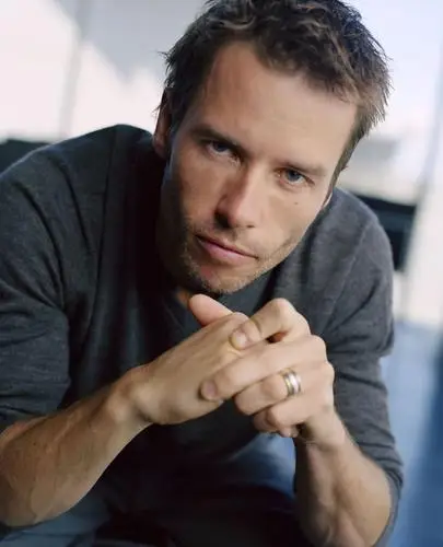 Guy Pearce Computer MousePad picture 502561