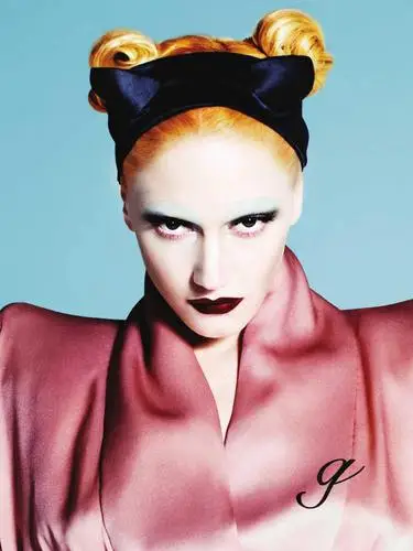 Gwen Stefani Protected Face mask - idPoster.com