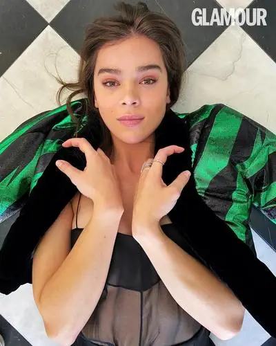 Hailee Steinfeld Jigsaw Puzzle picture 20750
