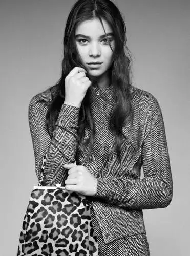 Hailee Steinfeld Wall Poster picture 440414