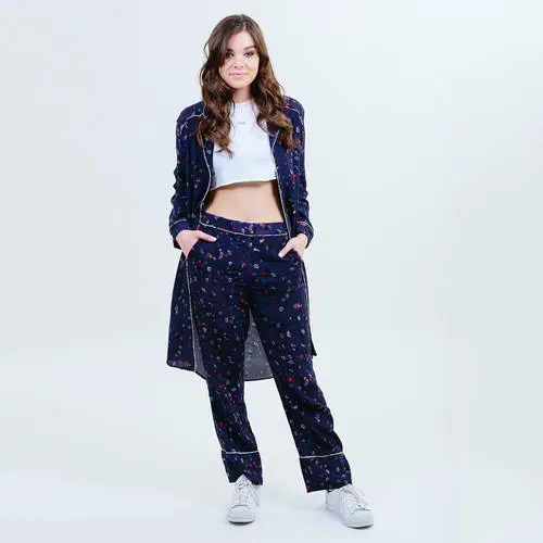 Hailee Steinfeld Computer MousePad picture 638608