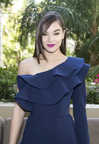 Hailee Steinfeld Computer MousePad picture 638612