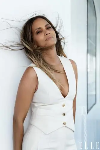 Halle Berry Jigsaw Puzzle picture 1021184