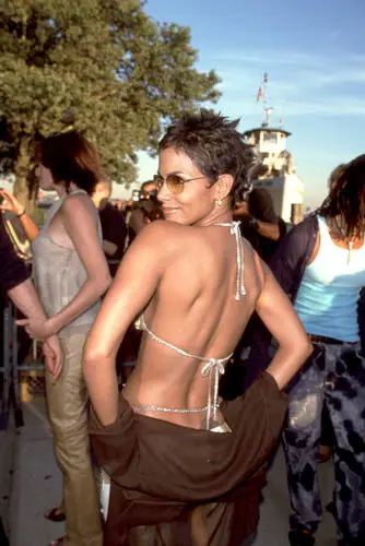 Halle Berry Jigsaw Puzzle picture 35316
