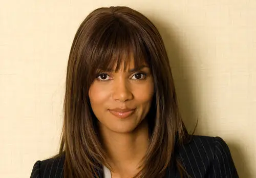 Halle Berry Protected Face mask - idPoster.com