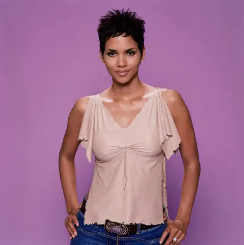 Halle Berry Wall Poster picture 639336