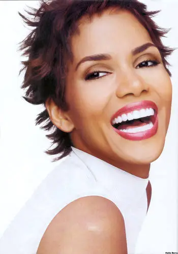 Halle Berry Wall Poster picture 8219