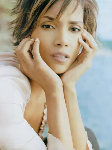 Halle Berry Jigsaw Puzzle picture 8220