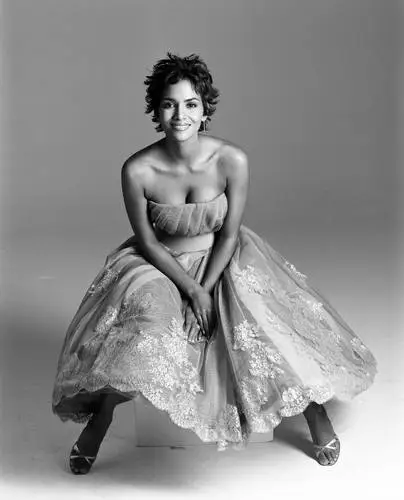 Halle Berry Wall Poster picture 8240