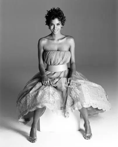 Halle Berry Jigsaw Puzzle picture 8246