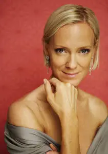 Hermione Norris posters and prints