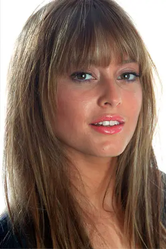 Holly Valance Jigsaw Puzzle picture 649401