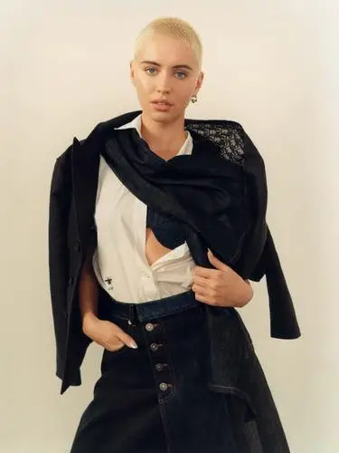 Iris Law Wall Poster picture 1051513