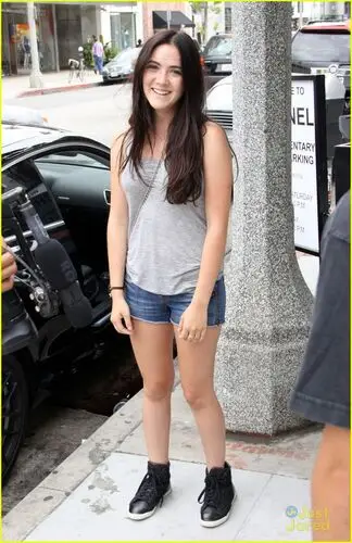 Isabelle Fuhrman White Tank-Top - idPoster.com