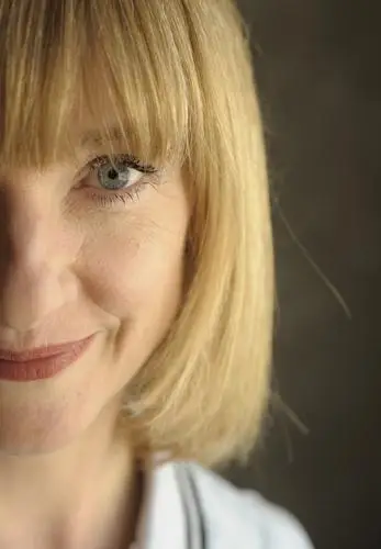 Jane Horrocks Protected Face mask - idPoster.com
