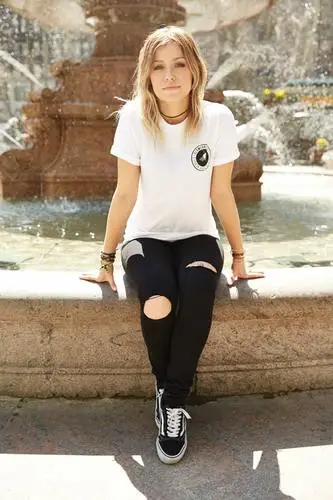 Jenna McDougall Women's Colored T-Shirt - idPoster.com