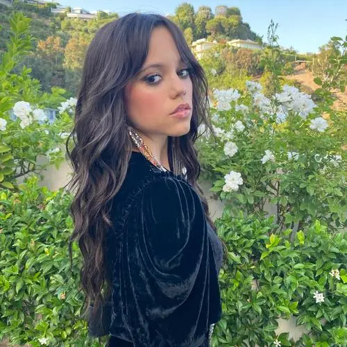 Jenna Ortega Wall Poster picture 1021804