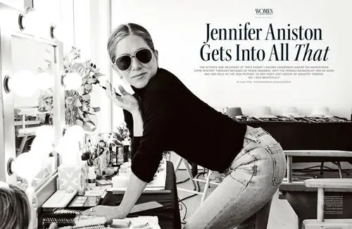 Jennifer Aniston White T-Shirt - idPoster.com