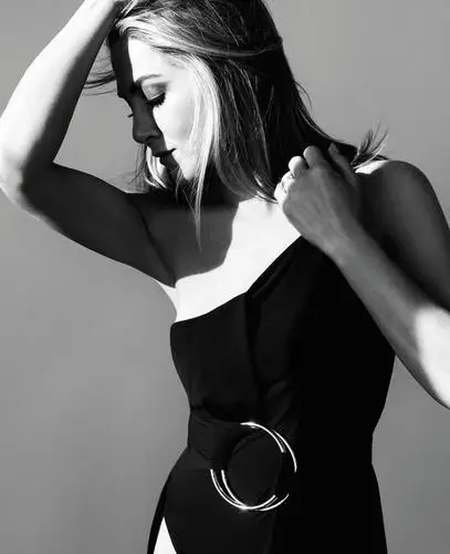 Jennifer Aniston White T-Shirt - idPoster.com
