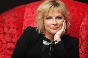 Jennifer Saunders posters and prints