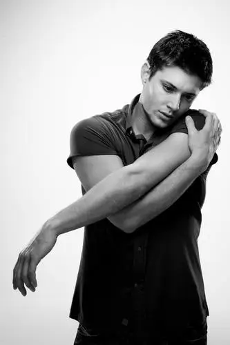 Jensen Ackles Women's Colored  Long Sleeve T-Shirt - idPoster.com