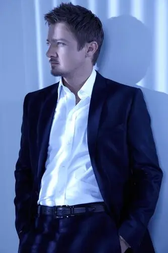 Jeremy Renner Wall Poster picture 637138