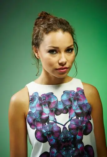 Jessica Parker Kennedy Jigsaw Puzzle picture 637650