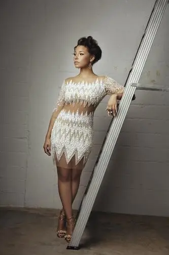 Jessica Parker Kennedy Jigsaw Puzzle picture 637653