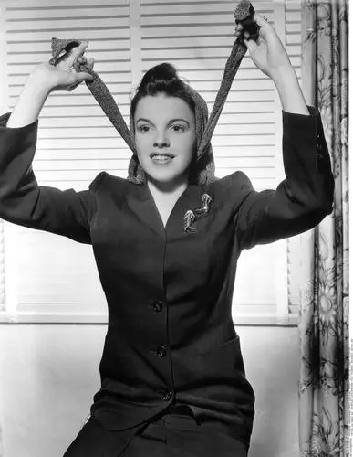 Judy Garland Women's Colored Hoodie - idPoster.com