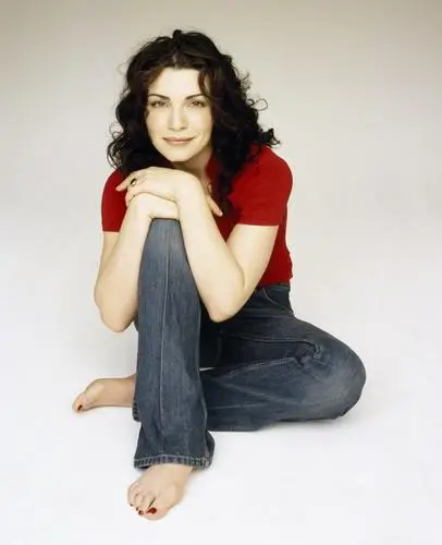Julianna Margulies Wall Poster picture 650181