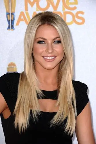 Julianne Hough Jigsaw Puzzle picture 79535