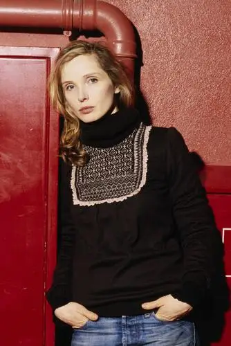 Julie Delpy Wall Poster picture 650699